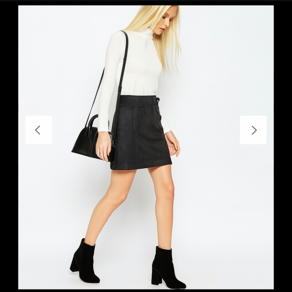 LOFT Faux Suede Mini Skirt in Black Pockets Back Zipper Size 10● - Picture 1 of 9